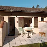 Prázdninový dům 1 Arum, La Sapiniere-24300-parc-3ha-piscine-etang-mini Golf