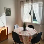 1 Arum, La Sapiniere-24300-parc-3ha-piscine-etang-mini Golf Prázdninový dům *