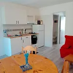 1 Arum, La Sapiniere-24300-parc-3ha-piscine-etang-mini Golf *