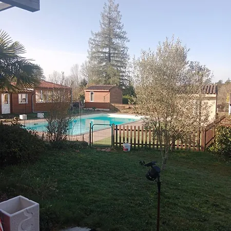 1 Arum, La Sapiniere-24300-parc-3ha-piscine-etang-mini Golf Augignac