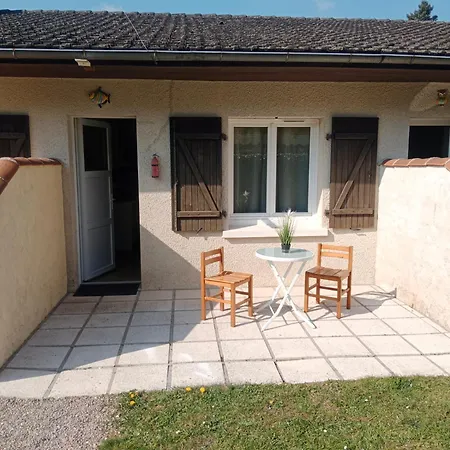 1 Arum, La Sapiniere-24300-parc-3ha-piscine-etang-mini Golf Feriehus