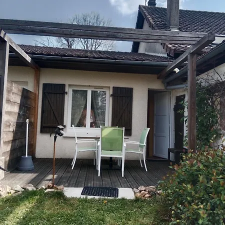 1 Arum, La Sapiniere-24300-parc-3ha-piscine-etang-mini Golf Feriehus